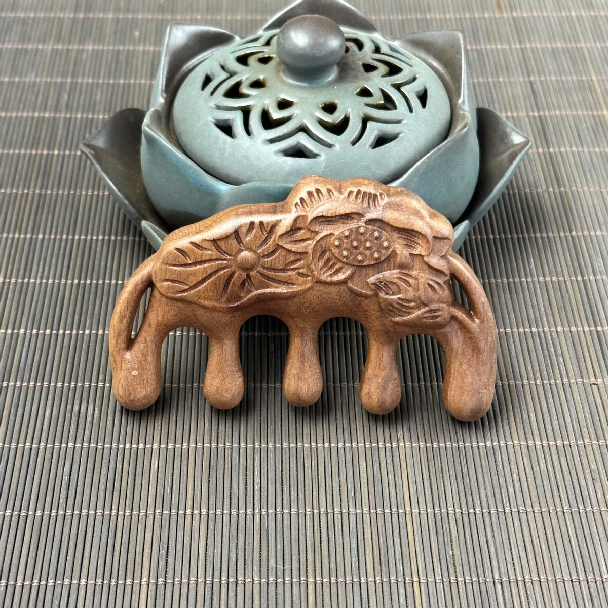 Golden Sandalwood Five-Tooth Scalp Massage Comb, Multiple Shapes